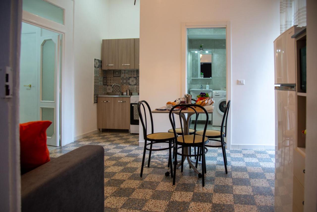 Apartamento Domus Anticaglia By Domusextra Nápoles Exterior foto